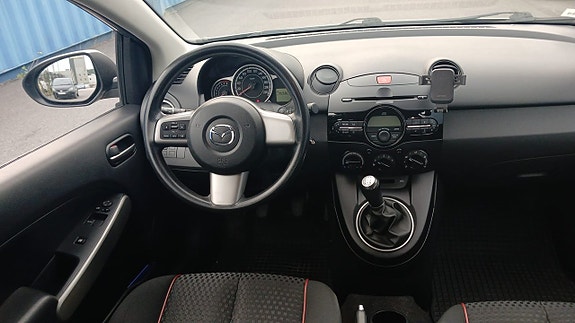 Mazda 2 13 of 13