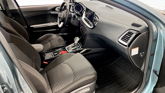 Kia Ceed 3 of 9