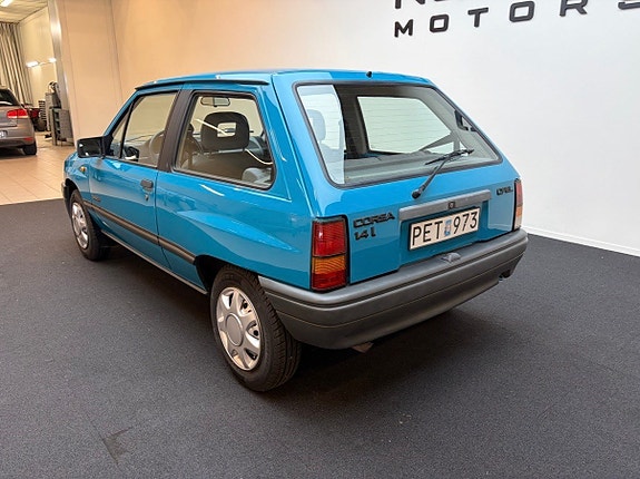 Opel Corsa 3 of 11