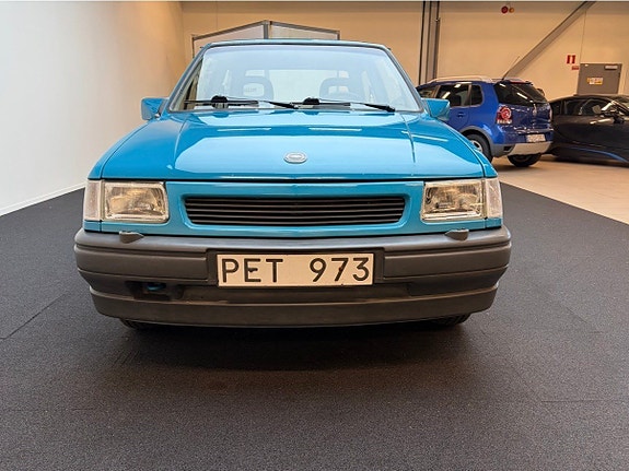 Opel Corsa 2 of 11