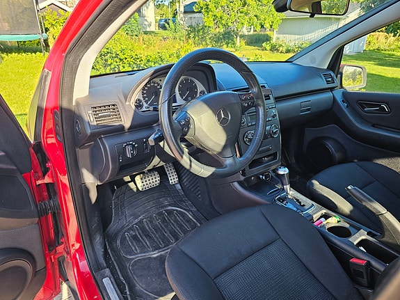 Mercedes-Benz A160 3 of 3