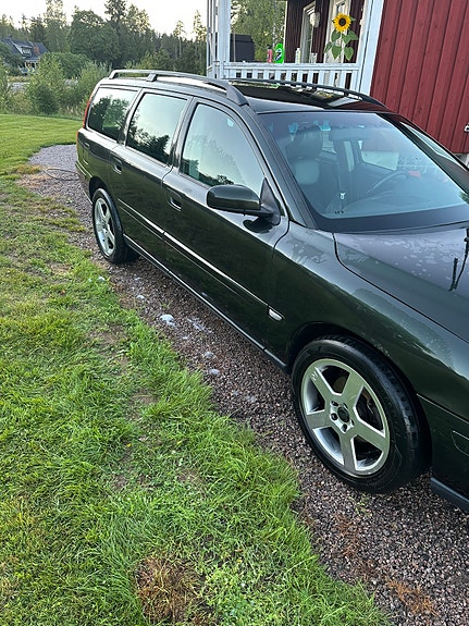 Volvo V70 4 of 6