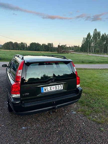 Volvo V70 3 of 6