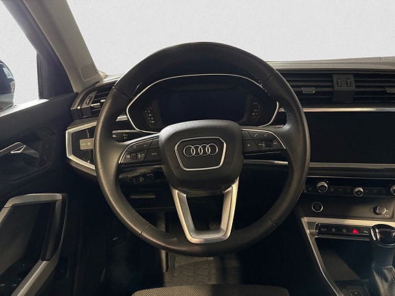 Audi Q3 10 of 14