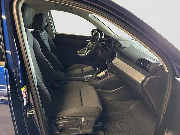 Audi Q3 12 of 14