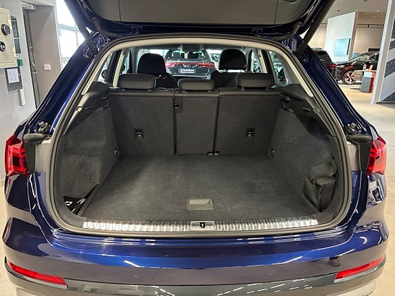 Audi Q3 13 of 14