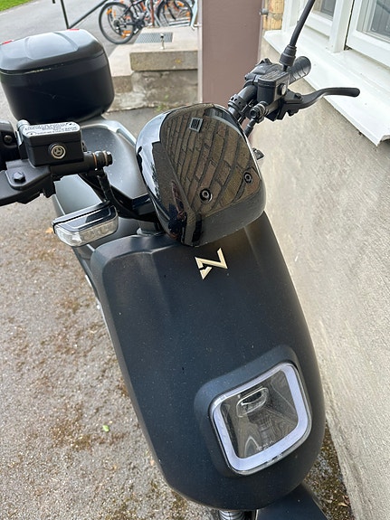 Lvneng LV scooter 3 of 4