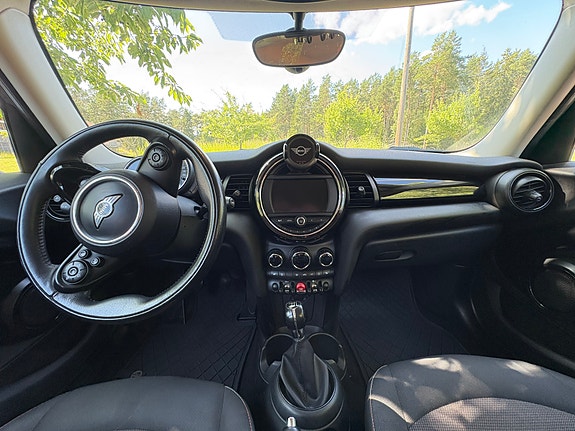 MINI Cooper 11 of 11