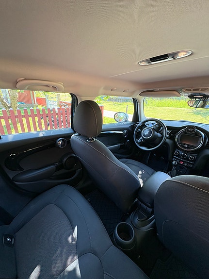 MINI Cooper 8 of 11