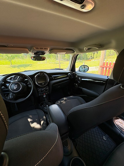 MINI Cooper 9 of 11