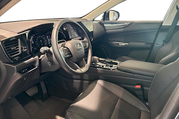 Lexus NX450h+ 12 of 25