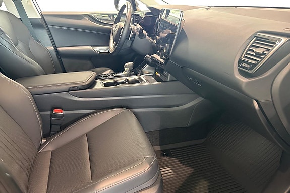 Lexus NX450h+ 6 of 25