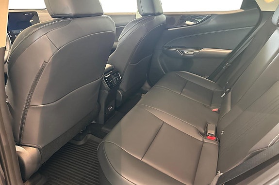 Lexus NX450h+ 11 of 25