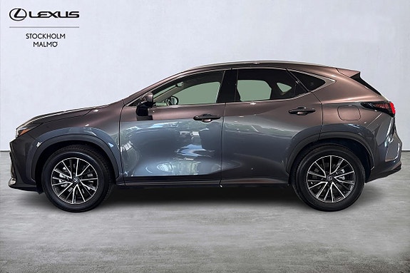 Lexus NX450h+ 3 of 25