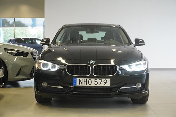 BMW 320d 2 of 13