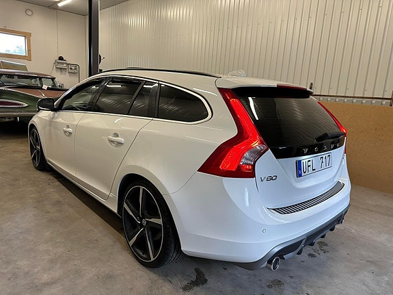 Volvo V60 4 of 6