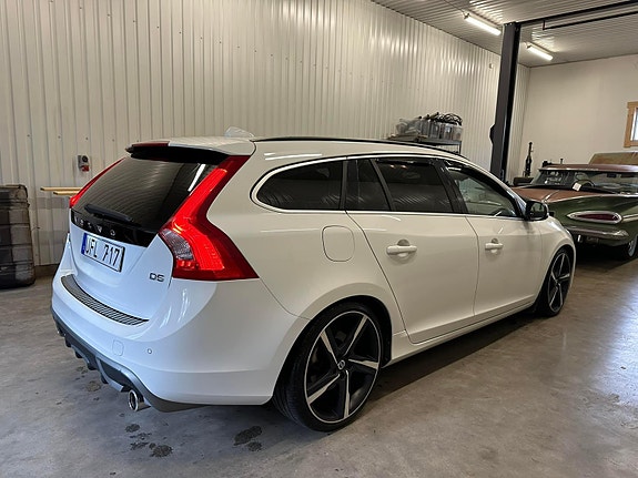 Volvo V60 3 of 6