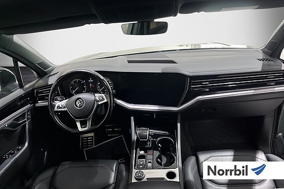 Volkswagen Touareg 9 of 12
