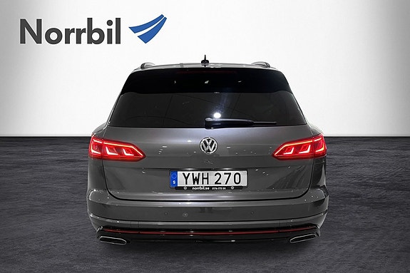 Volkswagen Touareg 3 of 12
