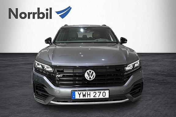 Volkswagen Touareg 12 of 12