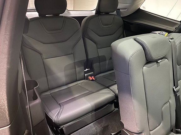 Volvo EX90 6 of 25
