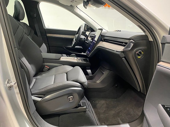 Volvo EX90 4 of 25