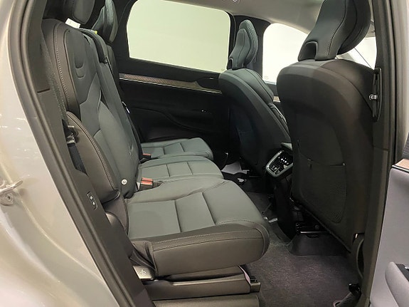Volvo EX90 7 of 25