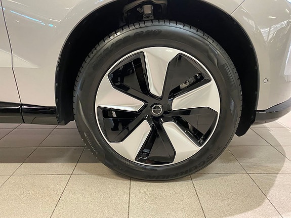 Volvo EX90 3 of 25