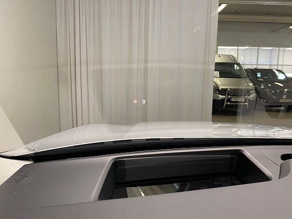 Volvo EX90 25 of 25