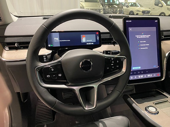 Volvo EX90 15 of 25