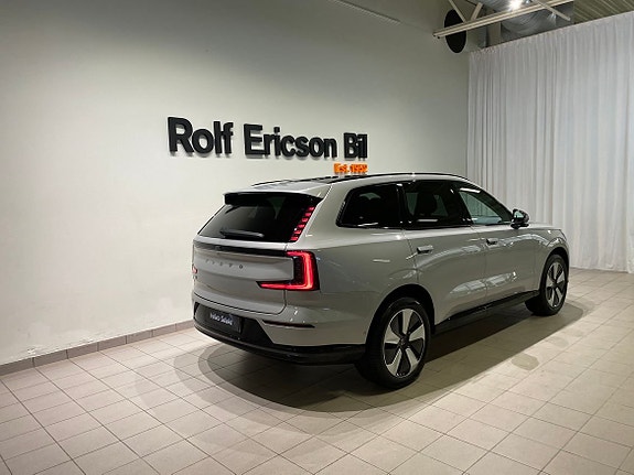 Volvo EX90 10 of 25
