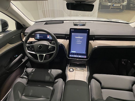Volvo EX90 2 of 25