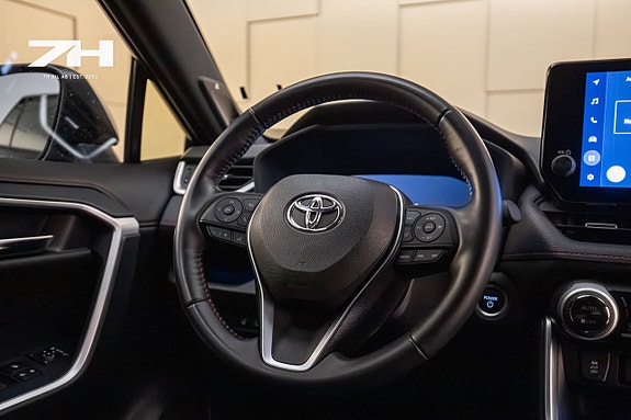 Toyota RAV4 11 of 20