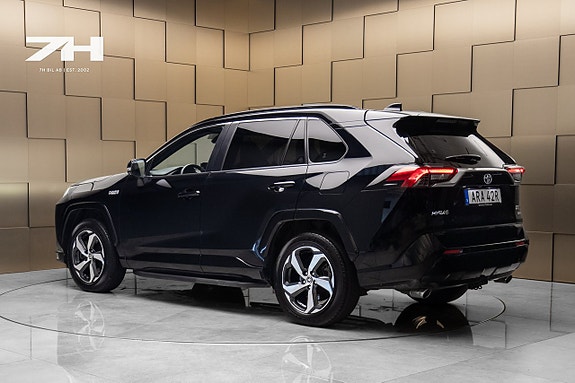 Toyota RAV4 3 of 20
