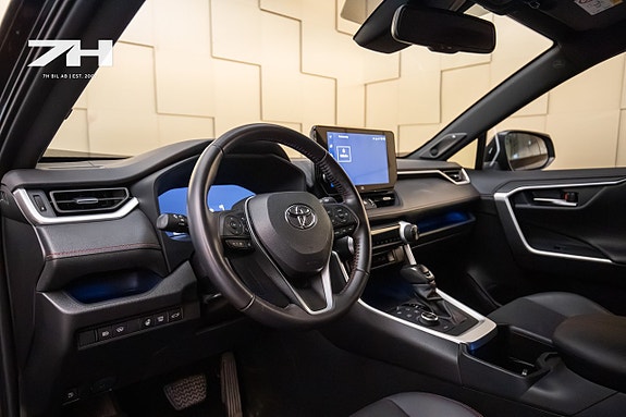 Toyota RAV4 9 of 20