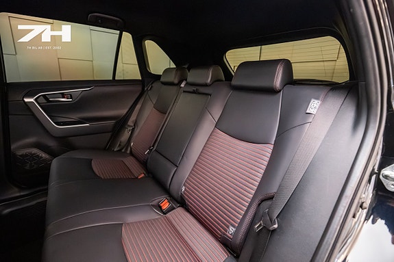 Toyota RAV4 17 of 20