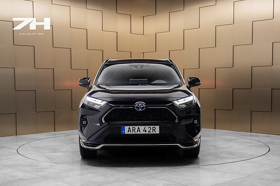 Toyota RAV4 8 of 20