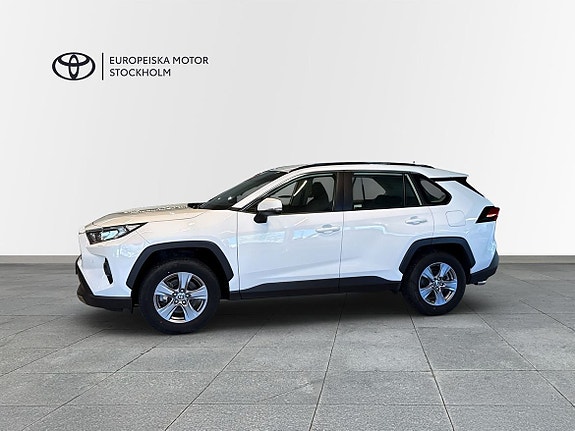 Toyota RAV4 4 of 18
