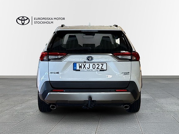 Toyota RAV4 5 of 18
