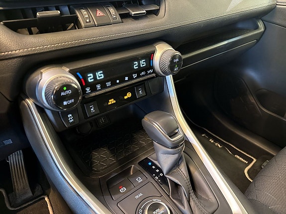 Toyota RAV4 16 of 18