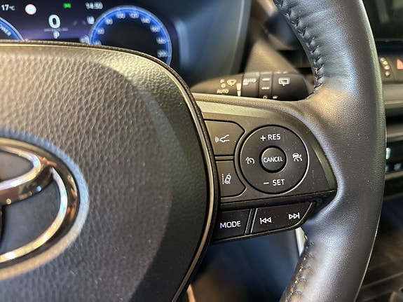 Toyota RAV4 14 of 18