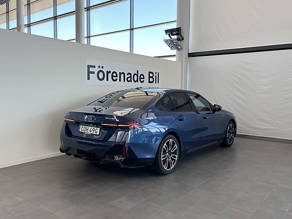 BMW i5 13 of 15