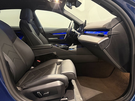 BMW i5 8 of 18