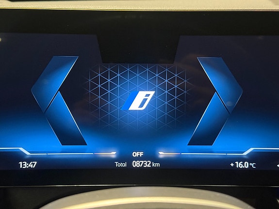 BMW i5 14 of 18