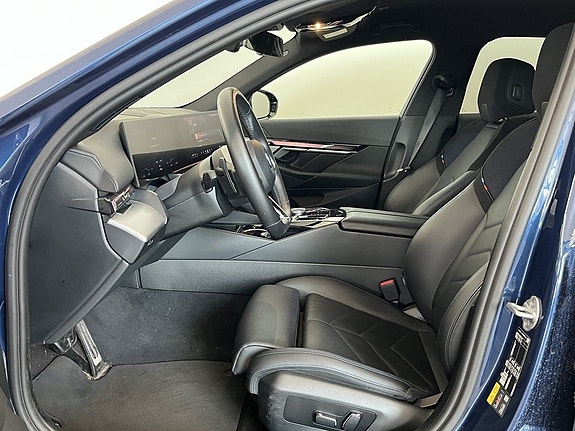 BMW i5 5 of 15