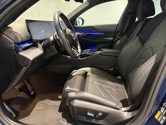 BMW i5 10 of 18