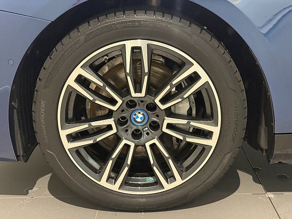 BMW i5 5 of 18