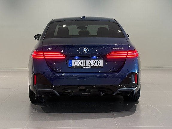 BMW i5 4 of 18