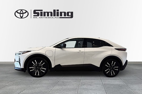 Toyota C-HR 3 of 10
