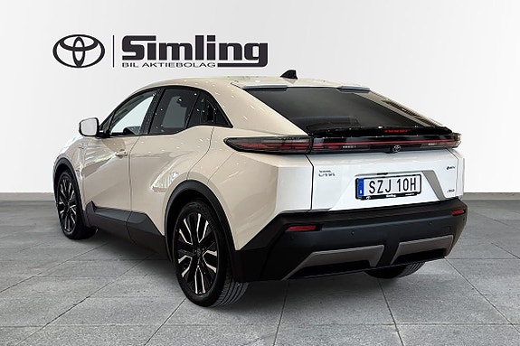 Toyota C-HR 2 of 10